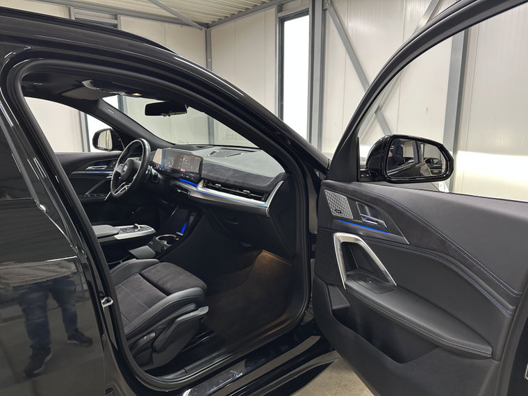 Vehicle Image 38
