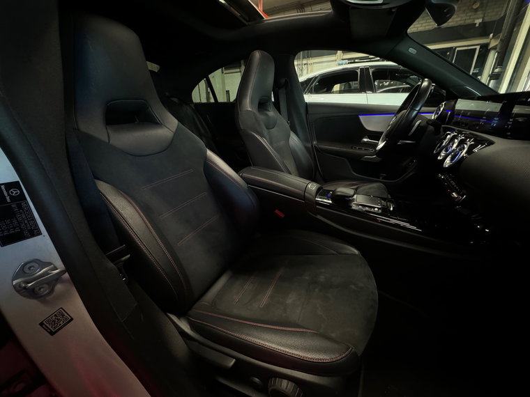 Vehicle Image 33