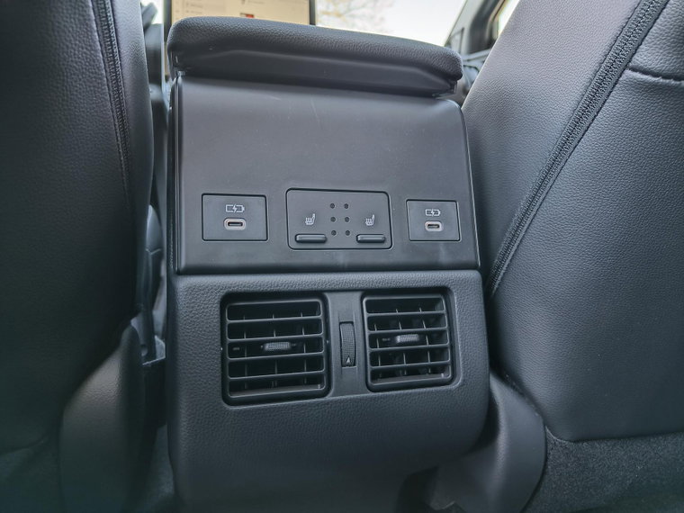 Vehicle Image 26