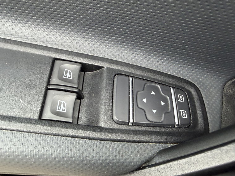 Vehicle Image 42
