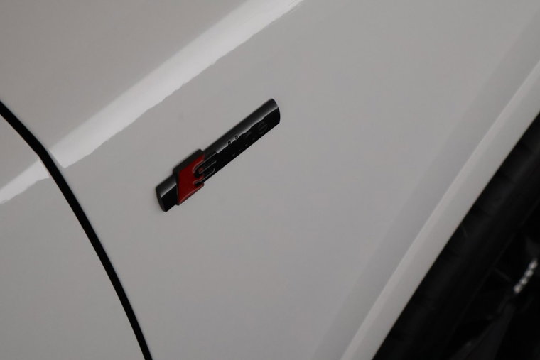 Vehicle Image 38