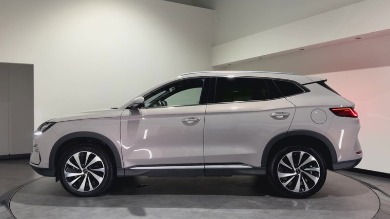 Vehicle Image 7