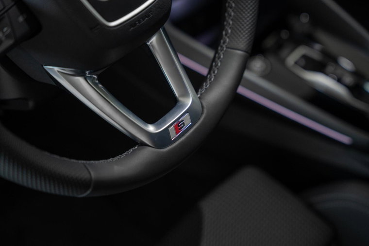 Vehicle Image 36