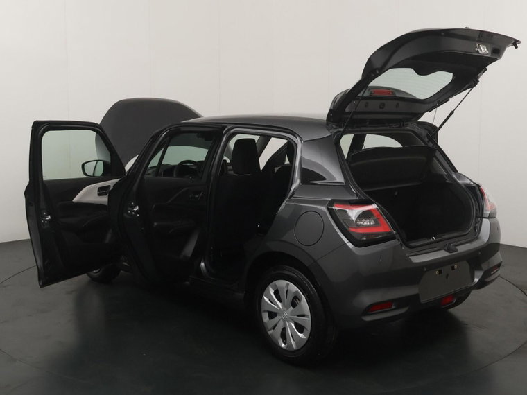Vehicle Image 21