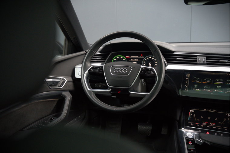 Vehicle Image 40