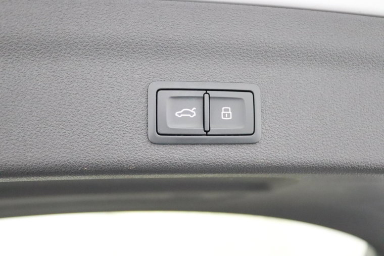 Vehicle Image 48