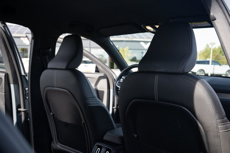 Vehicle Image 36