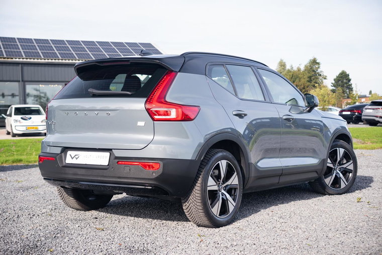 Vehicle Image 38
