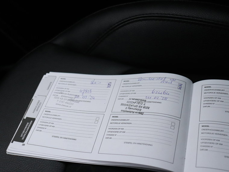 Vehicle Image 25