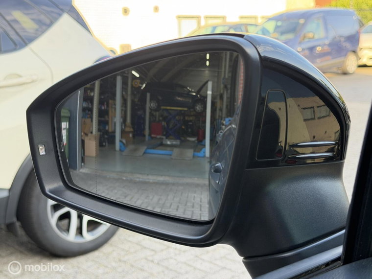 Vehicle Image 27