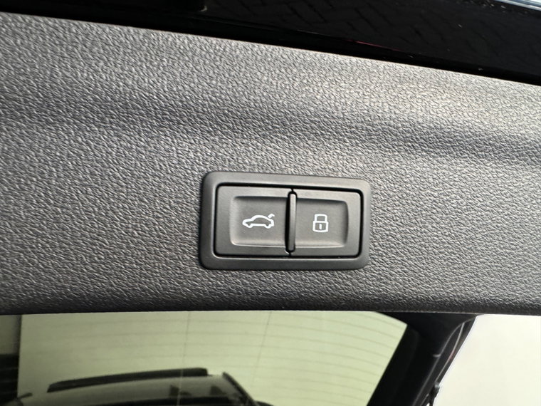 Vehicle Image 34