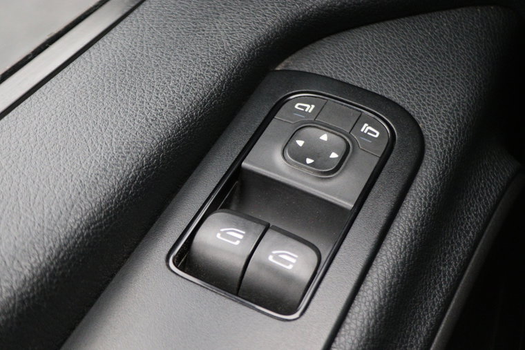 Vehicle Image 27