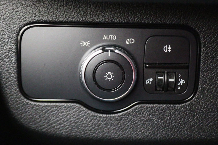 Vehicle Image 28