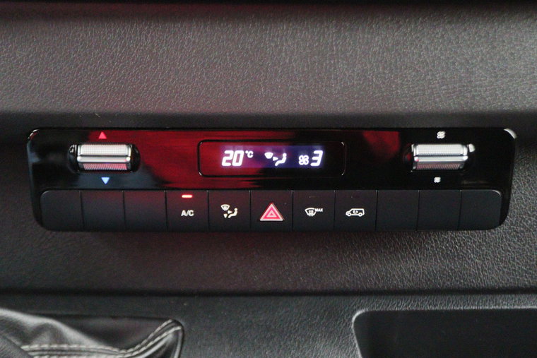 Vehicle Image 39