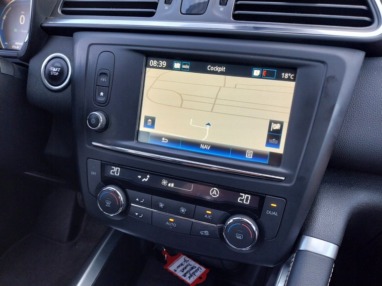 Vehicle Image 25