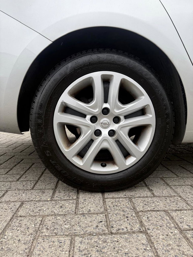Vehicle Image 13