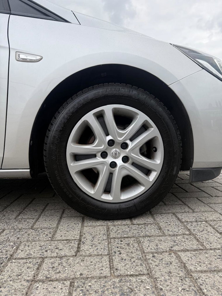 Vehicle Image 15