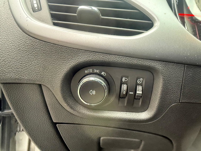 Vehicle Image 28