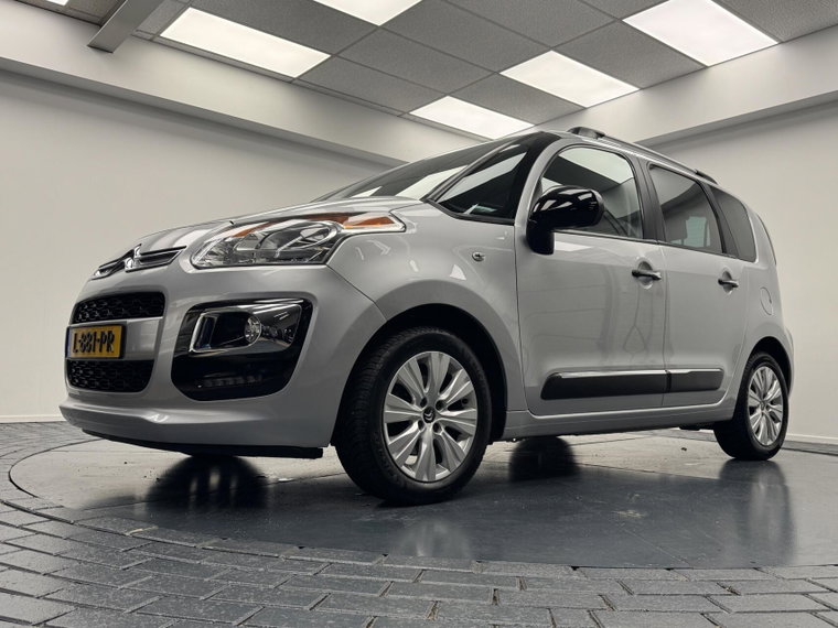 Vehicle Image 18