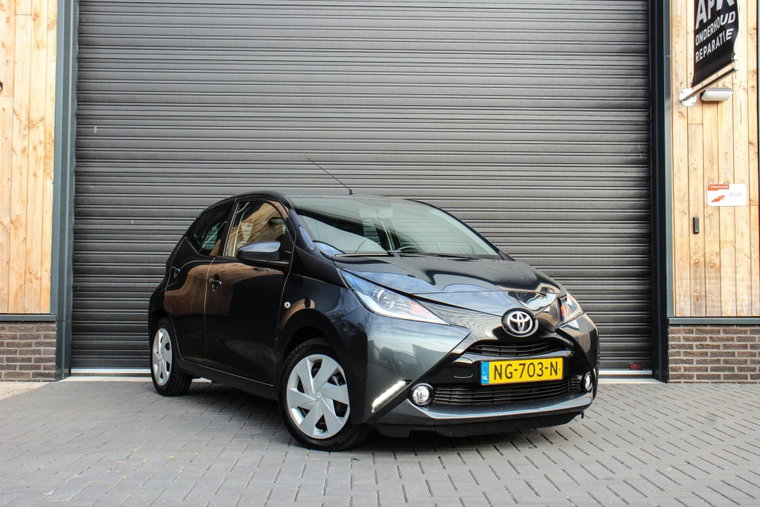 Vehicle Image 6