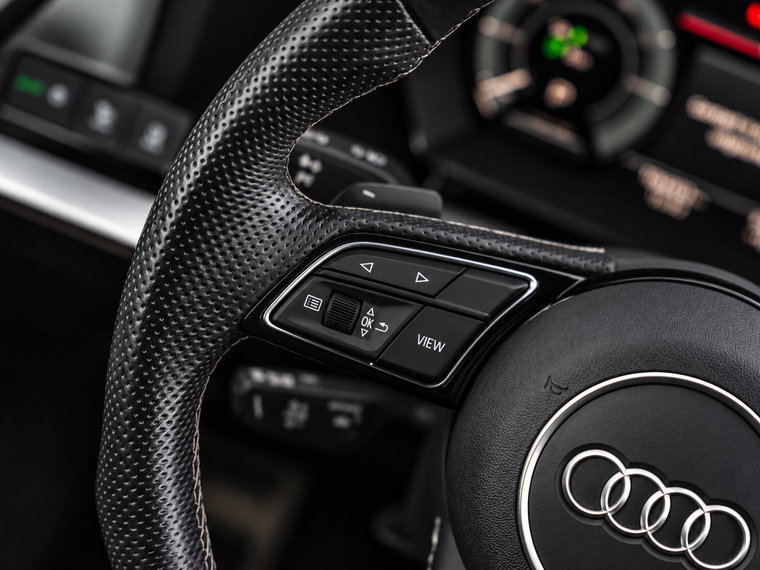 Vehicle Image 30