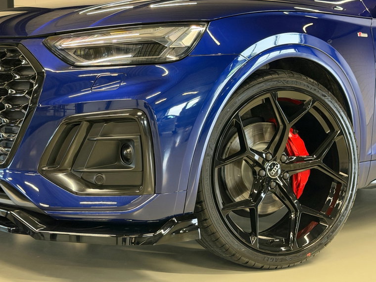 Vehicle Image 25