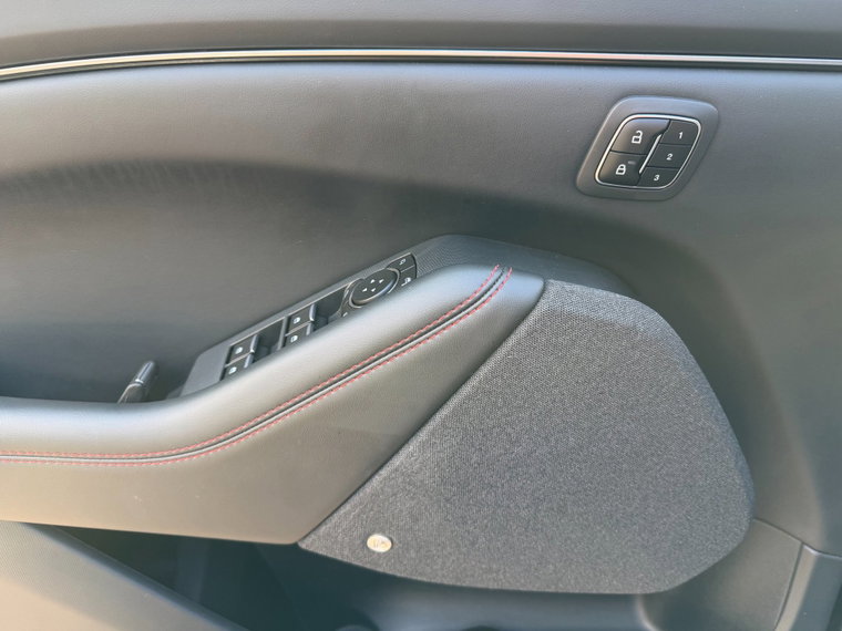 Vehicle Image 24