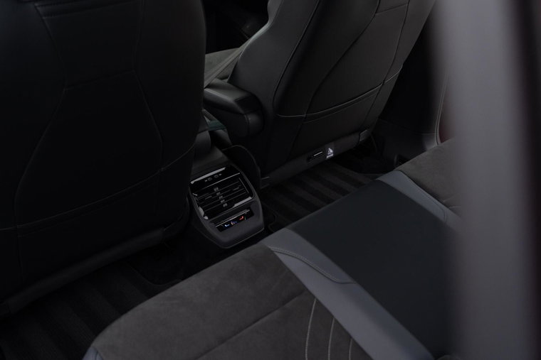 Vehicle Image 41