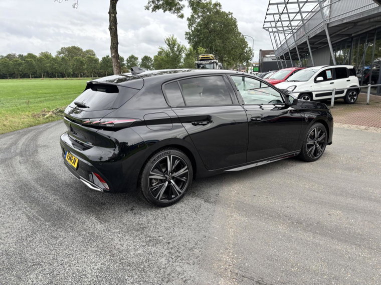 Vehicle Image 33