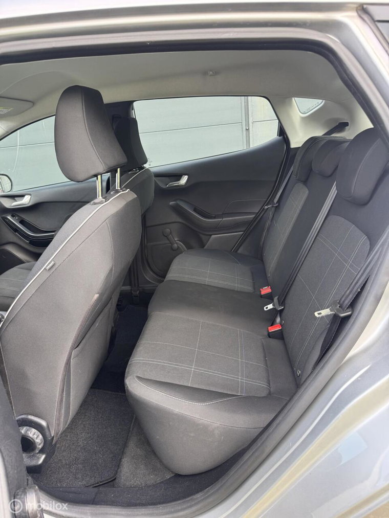Vehicle Image 17