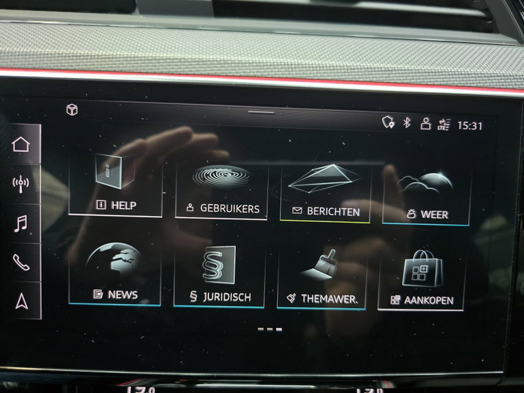 Vehicle Image 14
