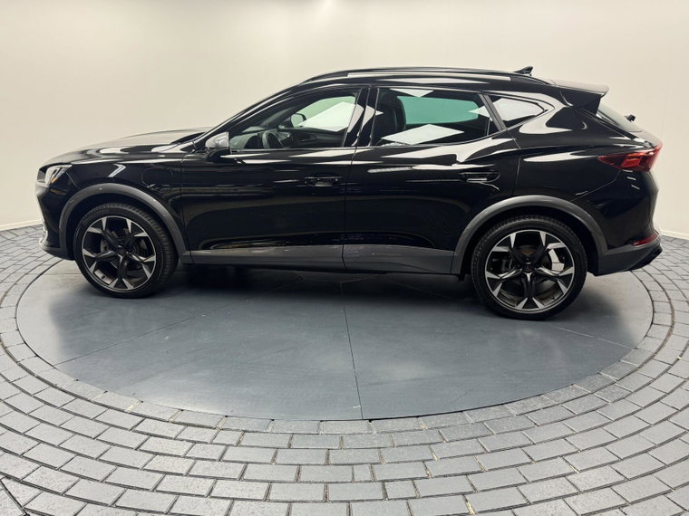 Vehicle Image 25