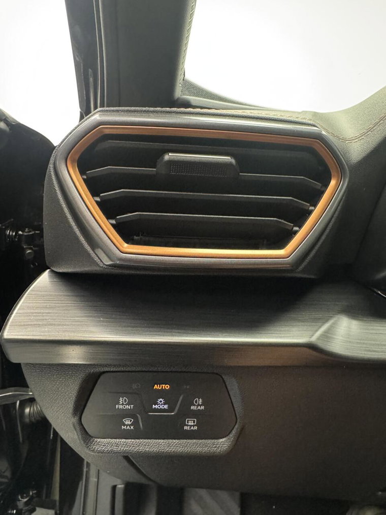 Vehicle Image 35