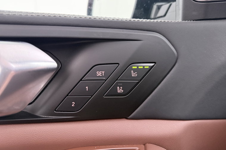 Vehicle Image 28