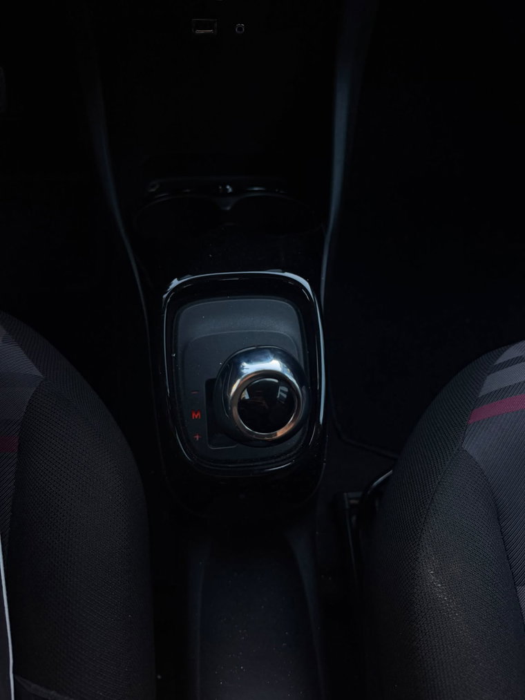 Vehicle Image 22