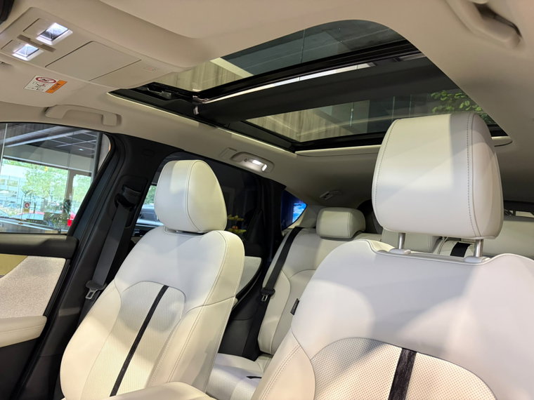 Vehicle Image 40