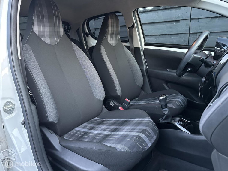 Vehicle Image 19