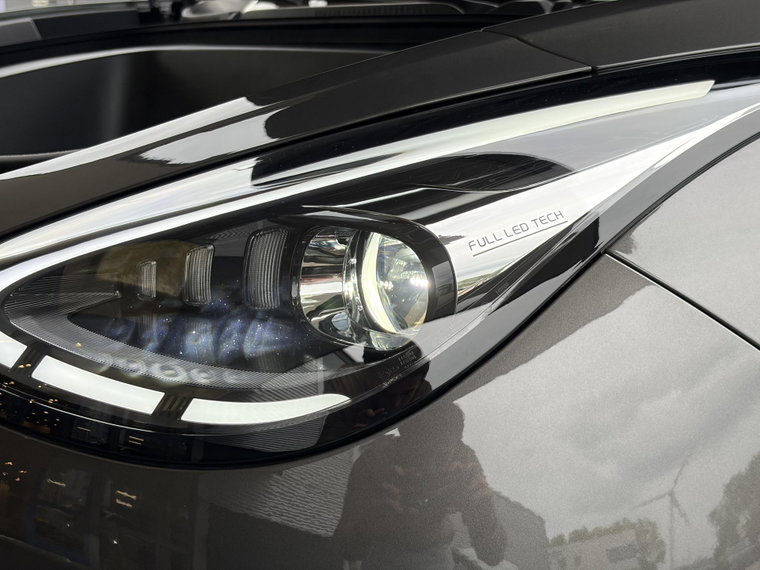 Vehicle Image 11