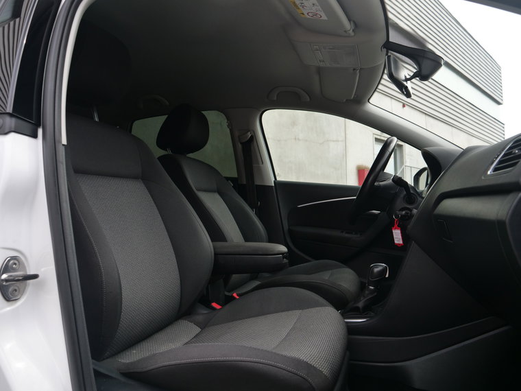 Vehicle Image 17