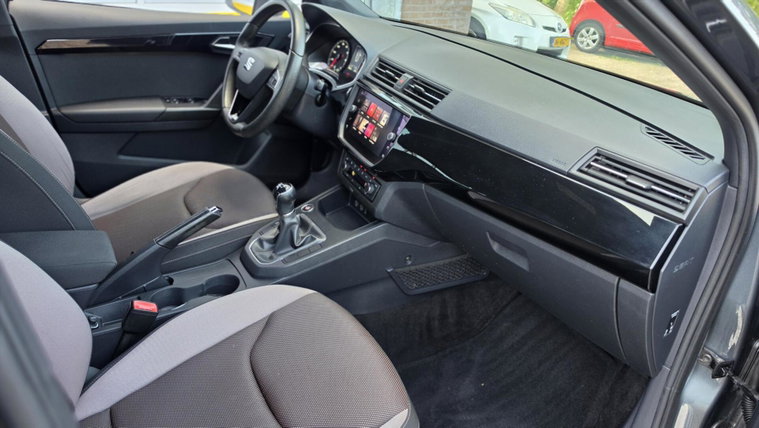Vehicle Image 10