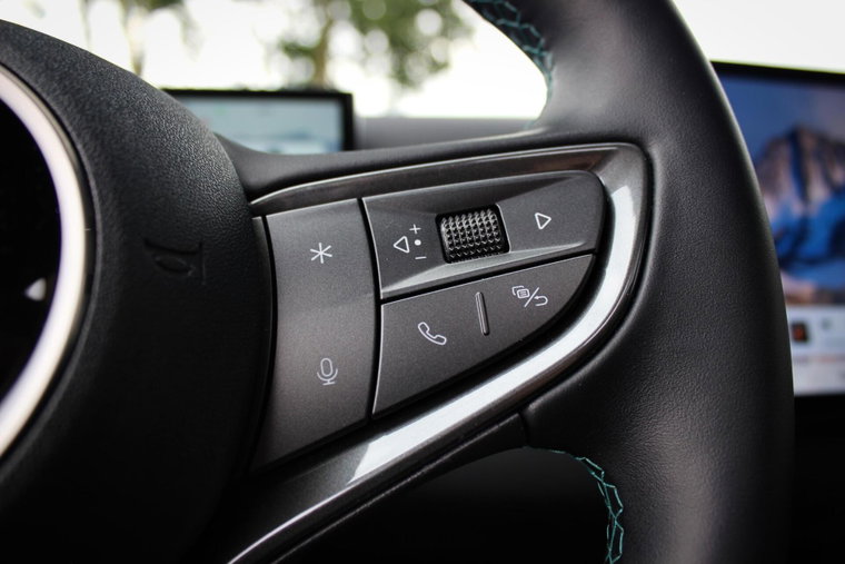 Vehicle Image 32