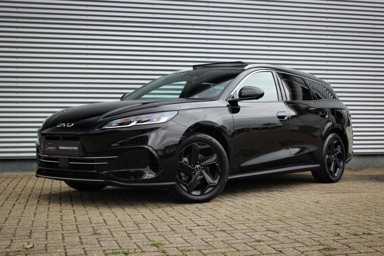 Vehicle Image 8