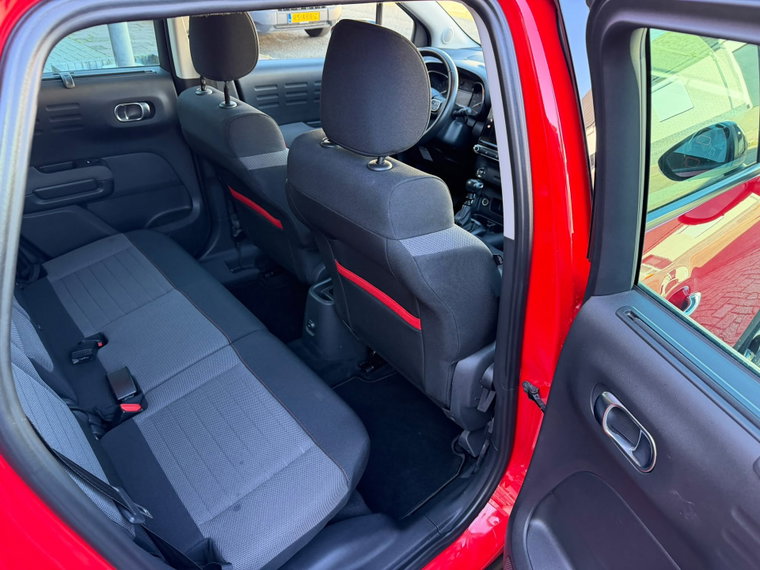 Vehicle Image 19
