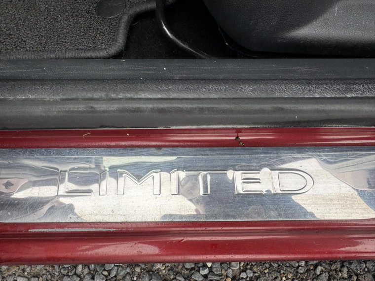 Vehicle Image 19