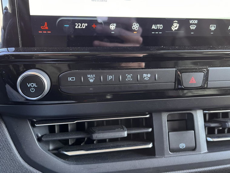 Vehicle Image 29