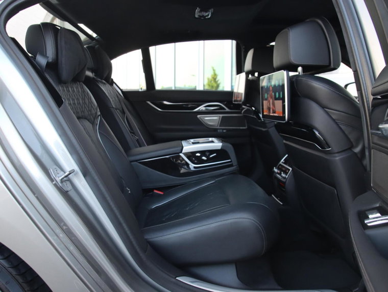 Vehicle Image 37