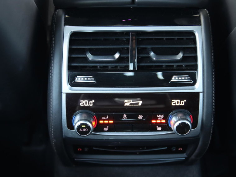Vehicle Image 60