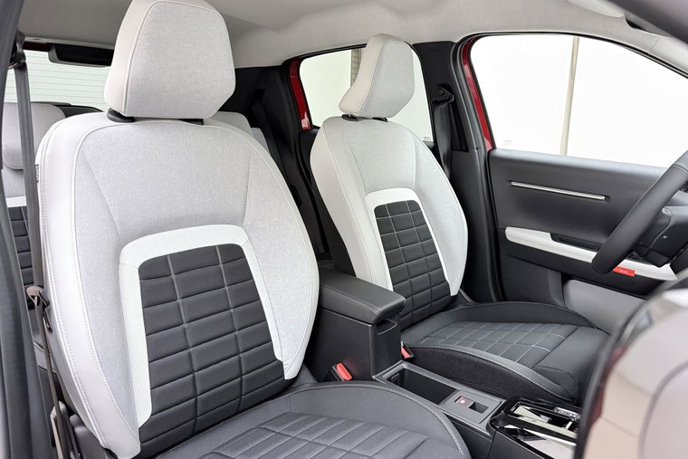 Vehicle Image 13