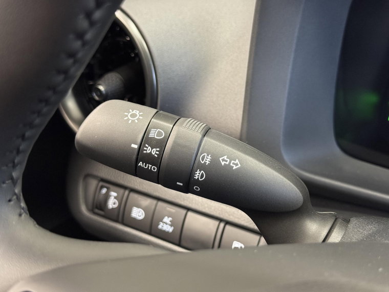 Vehicle Image 22