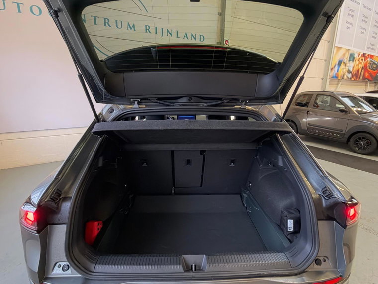 Vehicle Image 36
